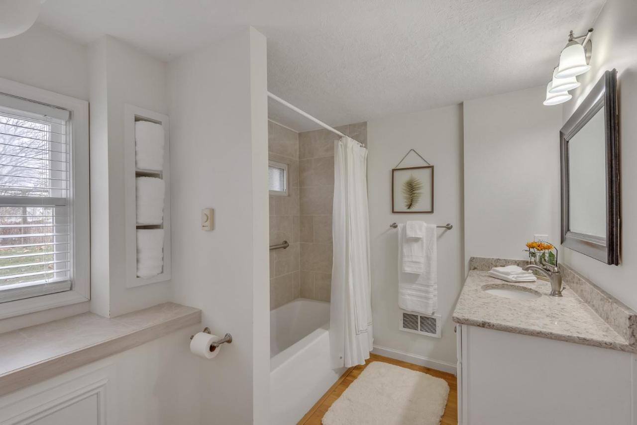 Amazing Lakefront Retreat On Long Lake! Home ポーテージ  エクステリア 写真