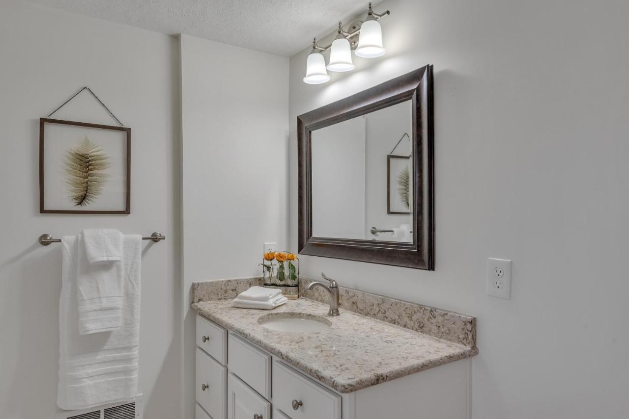 Amazing Lakefront Retreat On Long Lake! Home ポーテージ  エクステリア 写真
