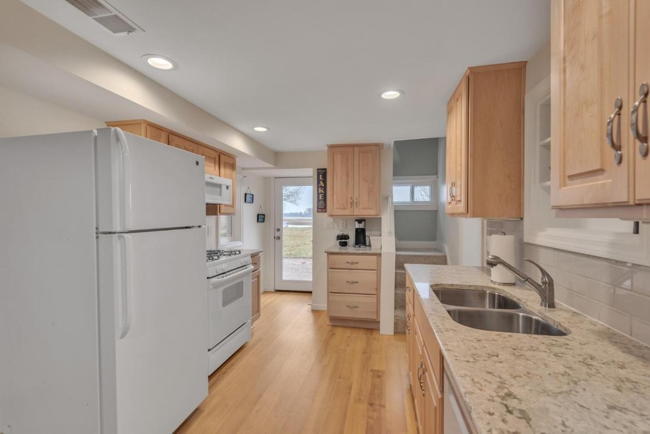 Amazing Lakefront Retreat On Long Lake! Home ポーテージ  エクステリア 写真
